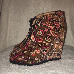 Urban Outfitters, Kimchi Blue, Floral Wedge Bootie